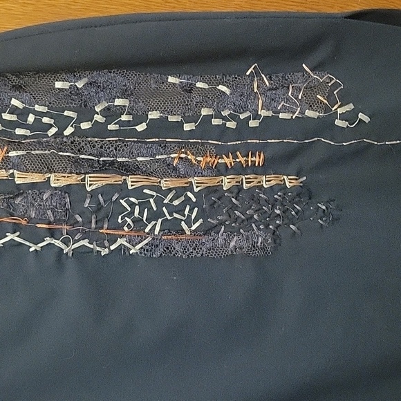 Gorgeous Chriatain Lacroix Skirt. Size 38 - Picture 4 of 8